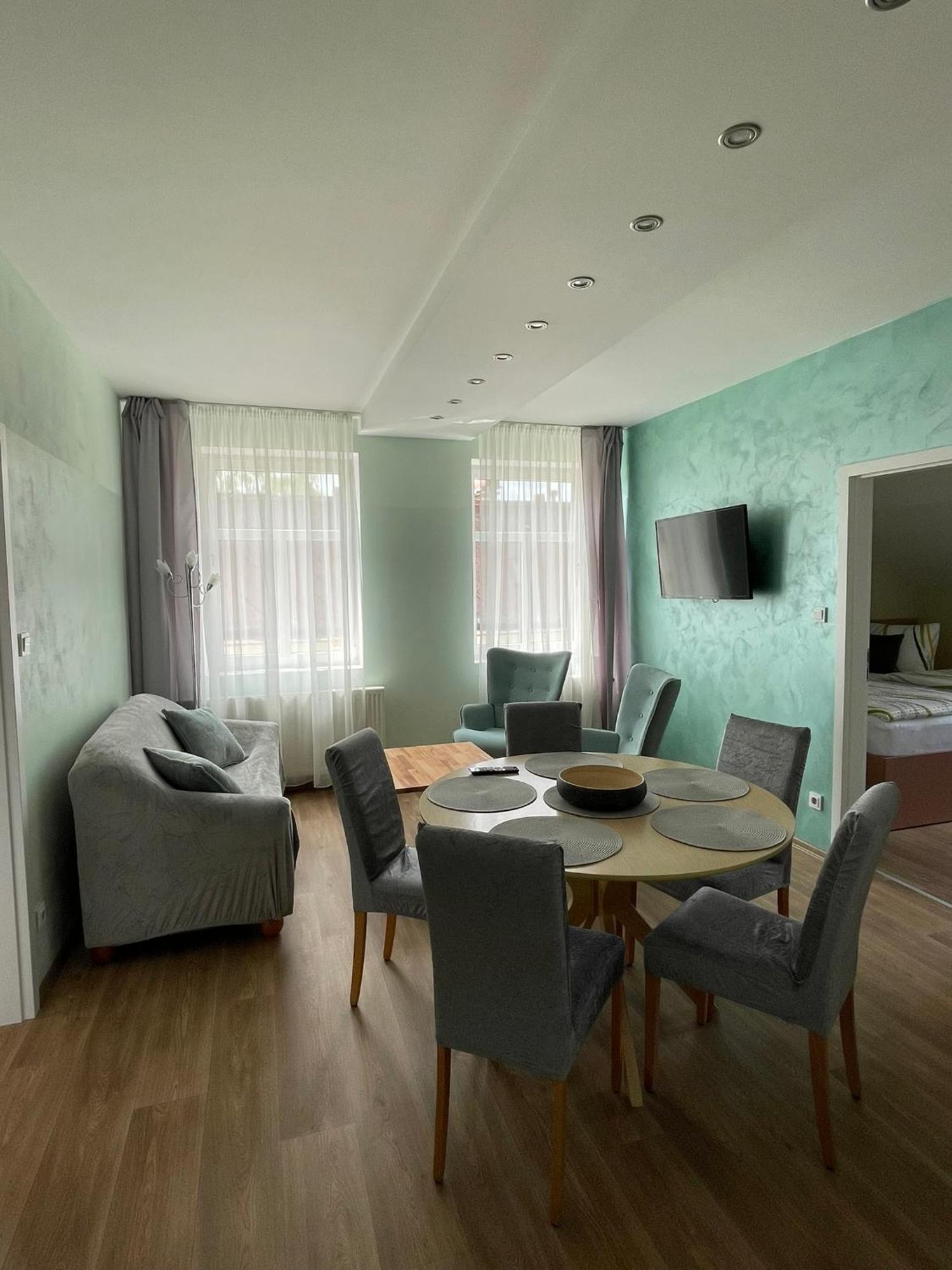Apartmany Jasmin Liberec Bagian luar foto